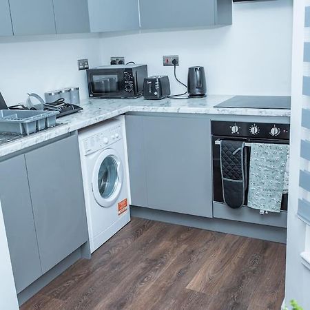 Aylesbury Apartment 1 With Free Parking Esterno foto