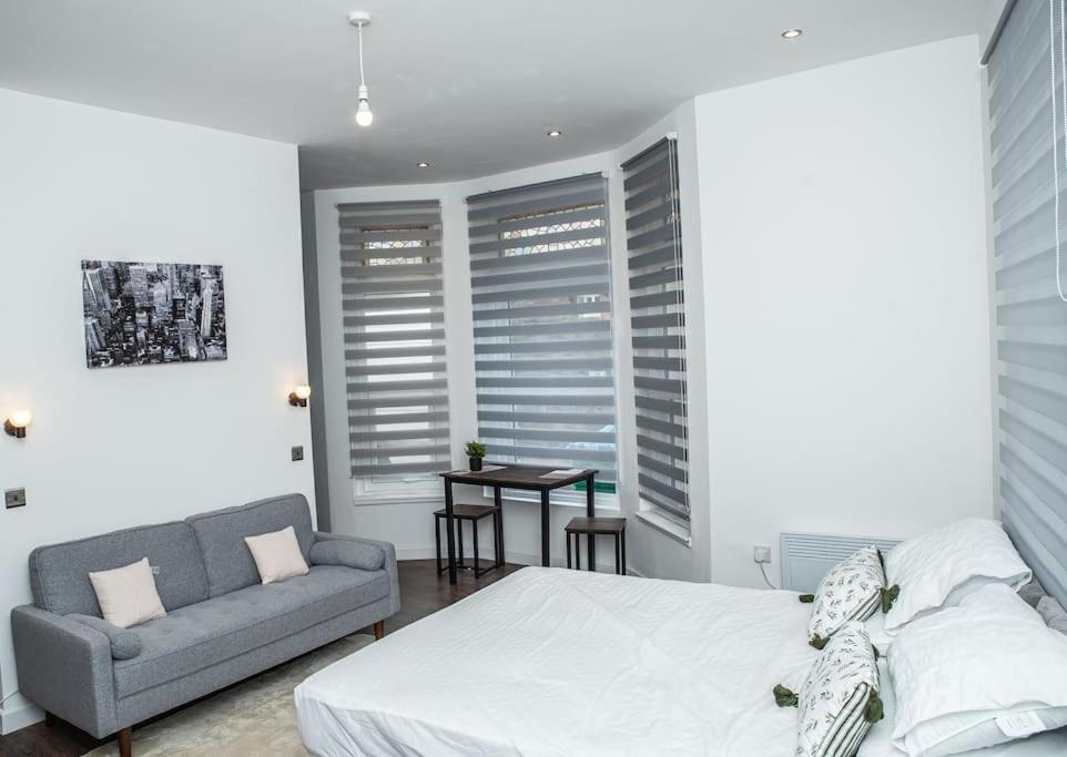 Aylesbury Apartment 1 With Free Parking Esterno foto