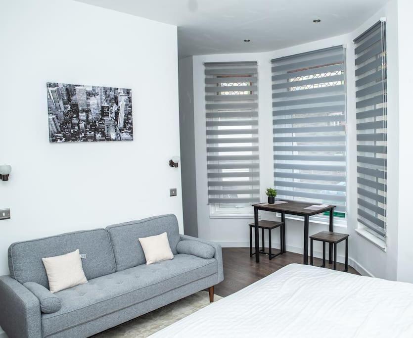 Aylesbury Apartment 1 With Free Parking Esterno foto